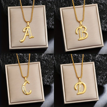 Collar con inicial y detalle de cristal | Oro
