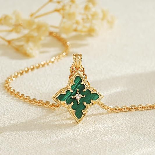 Collar con dije Trébol Esmeralda | Oro
