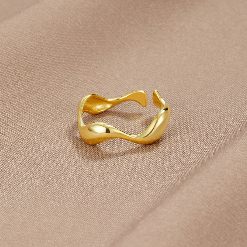 Anillo Elyra Smooth Flow | Oro