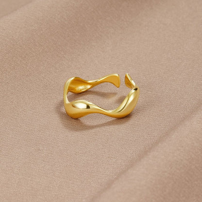 Anillo Elyra Smooth Flow | Oro
