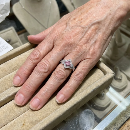 Anillo cuadrado Couture Pavé | Oro blanco