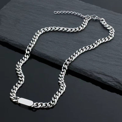 Collar con placa y cadena cubana | Oro blanco