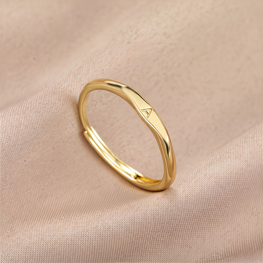 Anillo de letra Elara | Oro