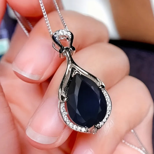 Alindra Feymorra Necklace | White Gold